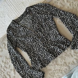 🖤Fit and Flattering MISSGUIDED Top🖤